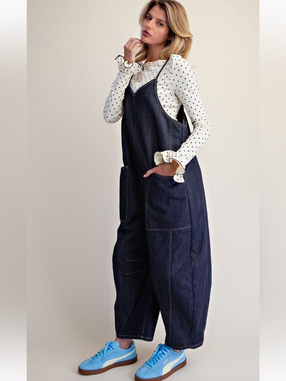 424 EASEL DARK DENIM OVERALL PANTS
-SOFT BARREL LEG SILHOUETTE